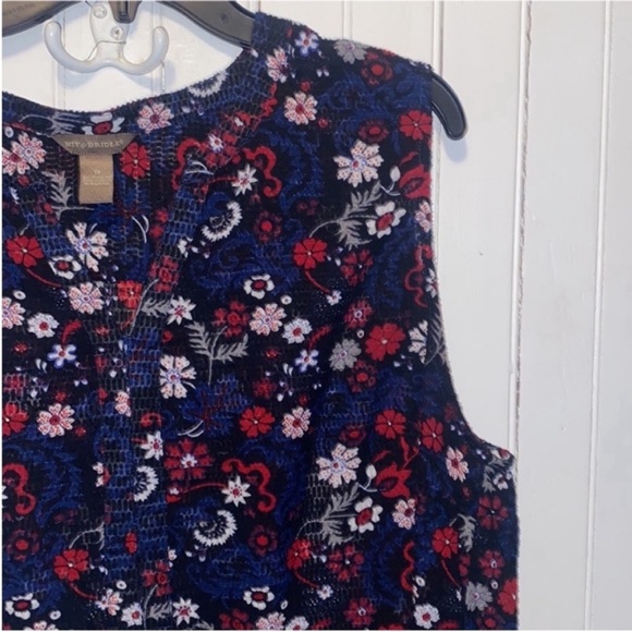 Bit & Bridle Sleeveless Blouse Navy Red White Floral Size 1X - Picture 2 of 6